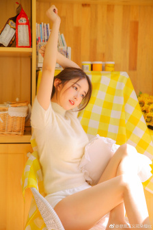 电影不扣钮的女孩